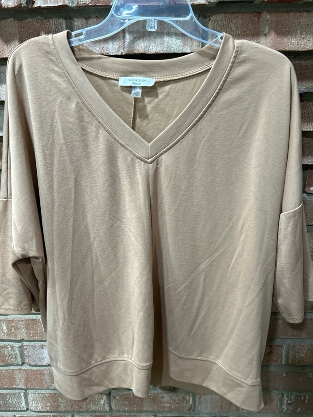 Cable & Gauge Taupe V-Neck Short Sleeve Top